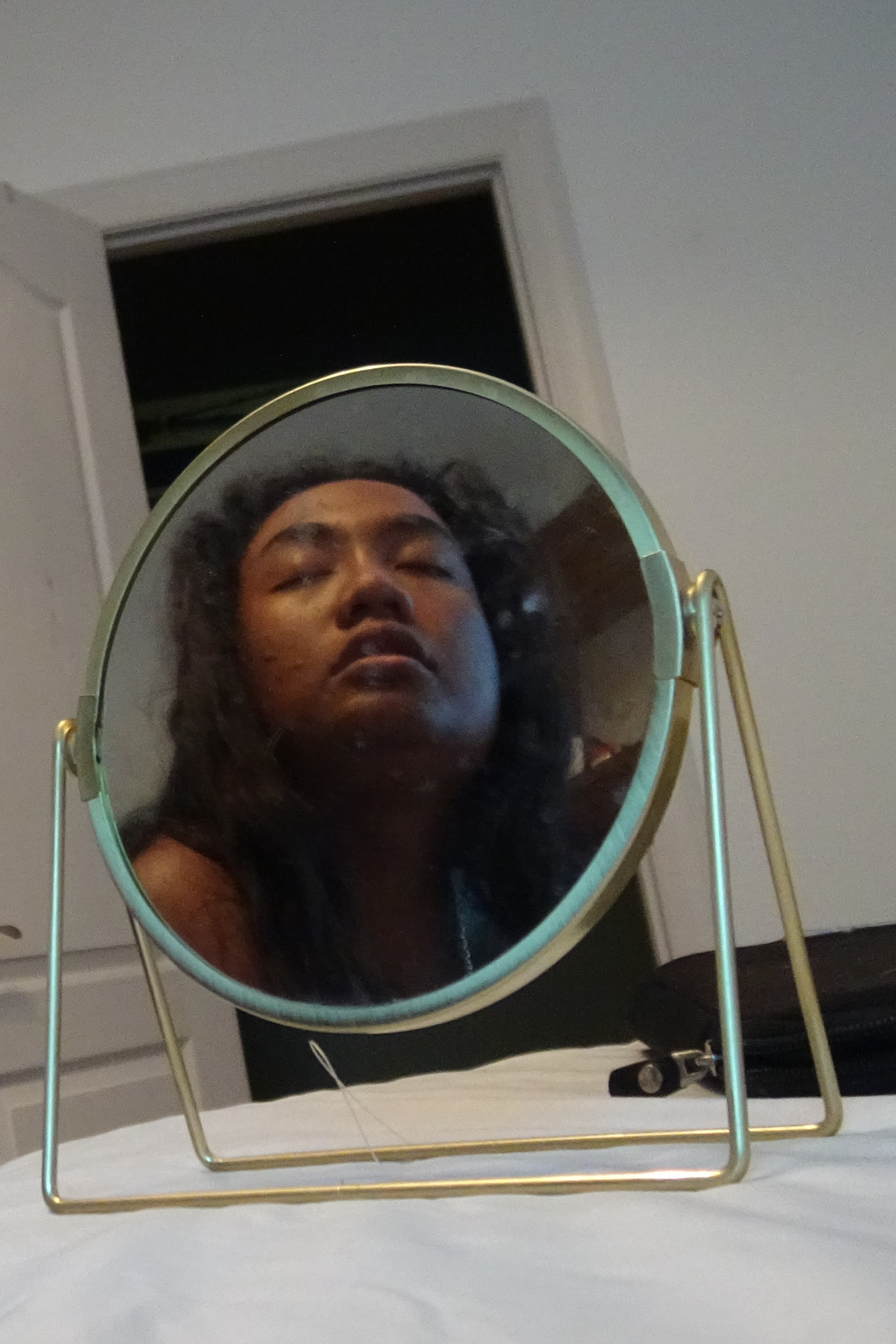 elidae danh(衣喱低名) in a wig